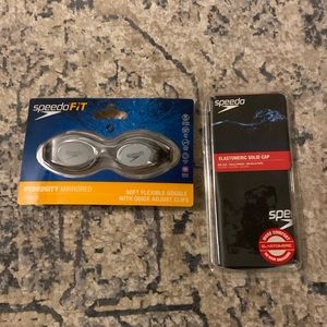 NWT Speedo goggles & cap